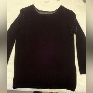 Women’s designer Carol Little black velour long sleeve evening top
